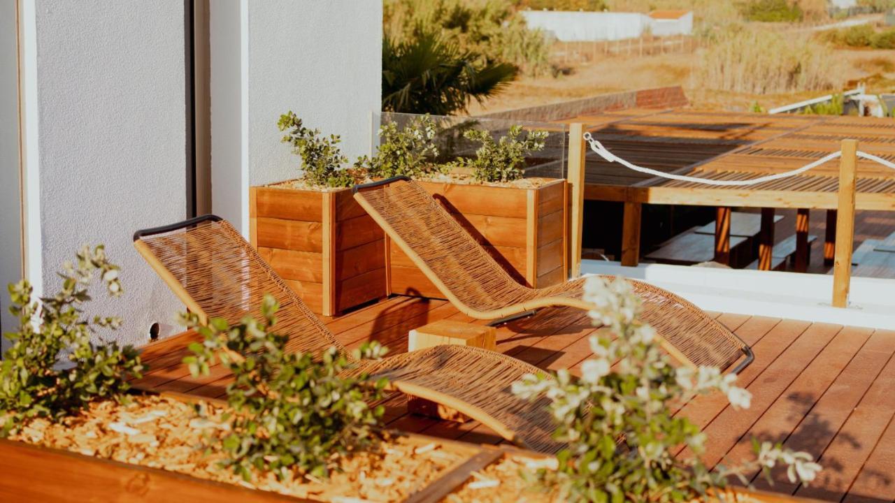 The Salty Pelican Yoga & Surf Retreat Peniche Bagian luar foto