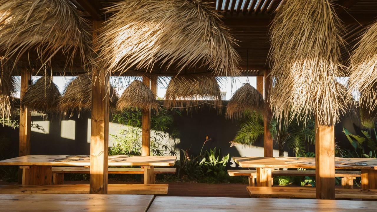 The Salty Pelican Yoga & Surf Retreat Peniche Bagian luar foto