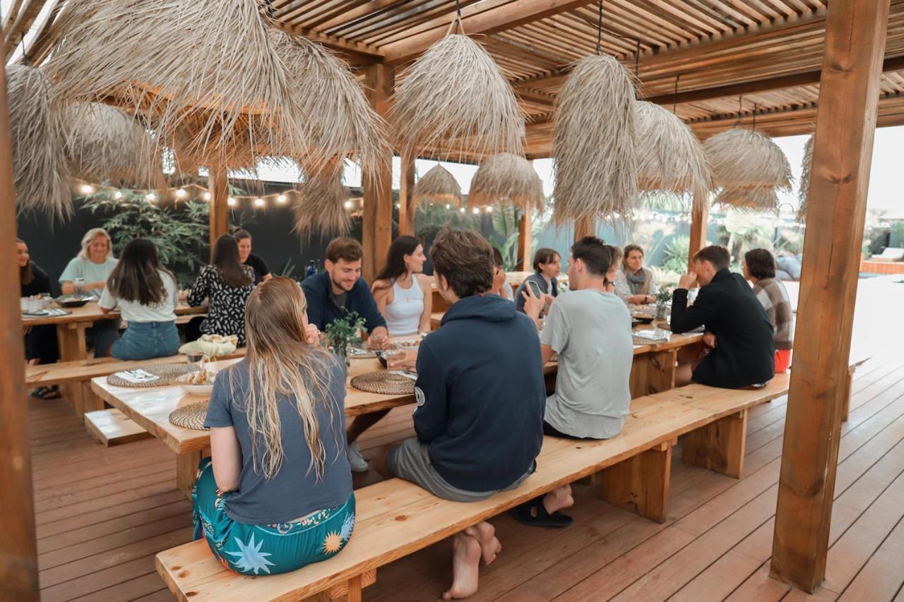The Salty Pelican Yoga & Surf Retreat Peniche Bagian luar foto