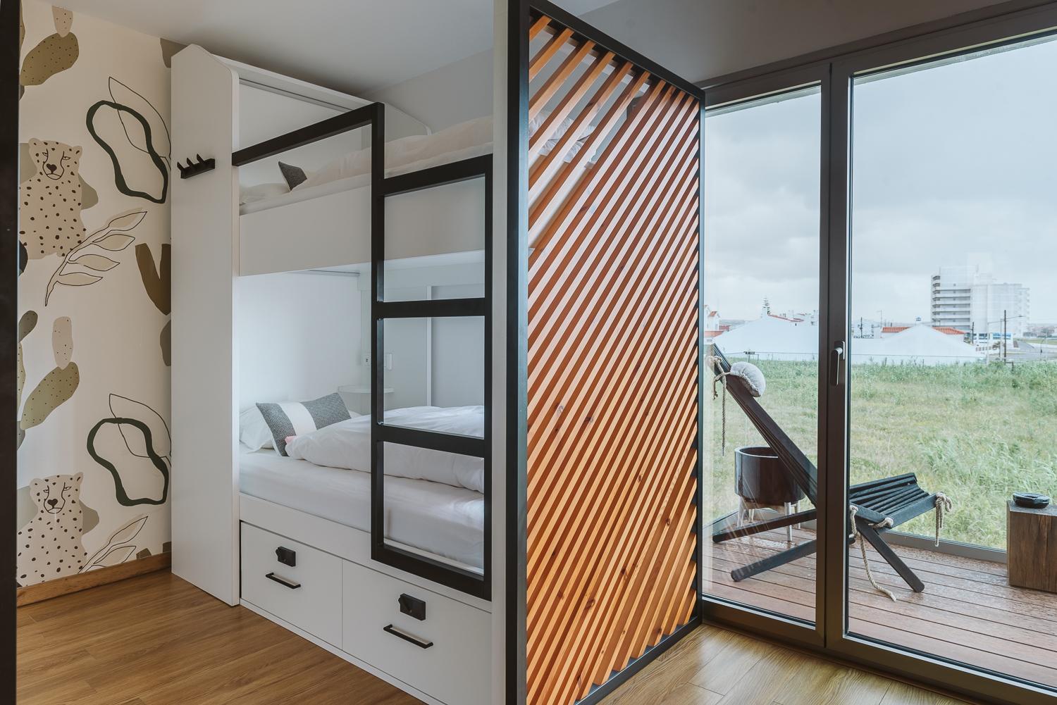 The Salty Pelican Yoga & Surf Retreat Peniche Ruang foto